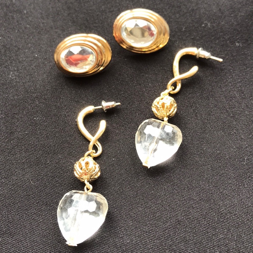 Gold and glass heart earring